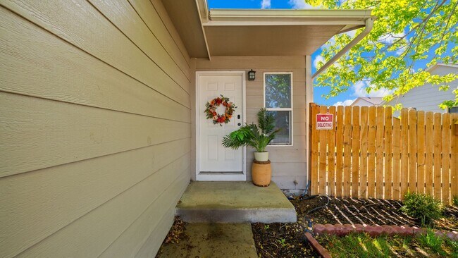 Building Photo - 580 Upton Dr