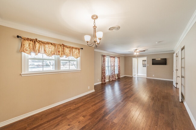 Building Photo - 6817 Fortune Rd