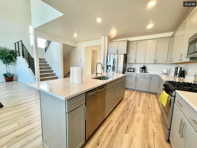 Building Photo - 2162 N Cloverleaf Wy