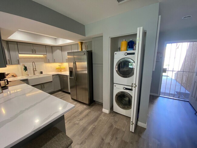 Building Photo - COMING SOON! BEAUTIFUL 2-Bedroom 2 -bathroom UNFURNISHED Condo in La Quinta Palms!