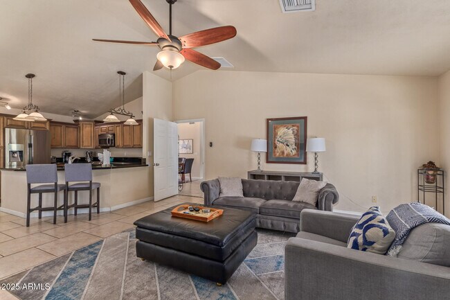 Building Photo - 6073 E Beck Ln