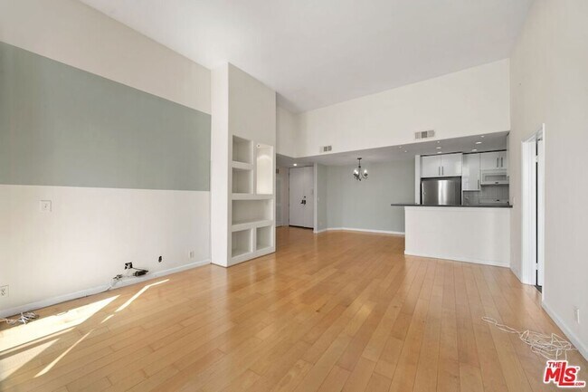 Building Photo - 1240 S Corning St