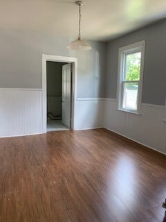 Building Photo - 2 bedroom 1 bath updated single family home
