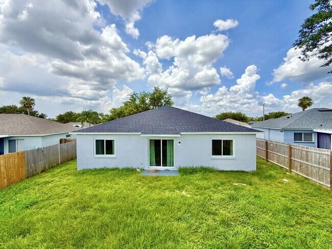Building Photo - 12129 Buffington Ln