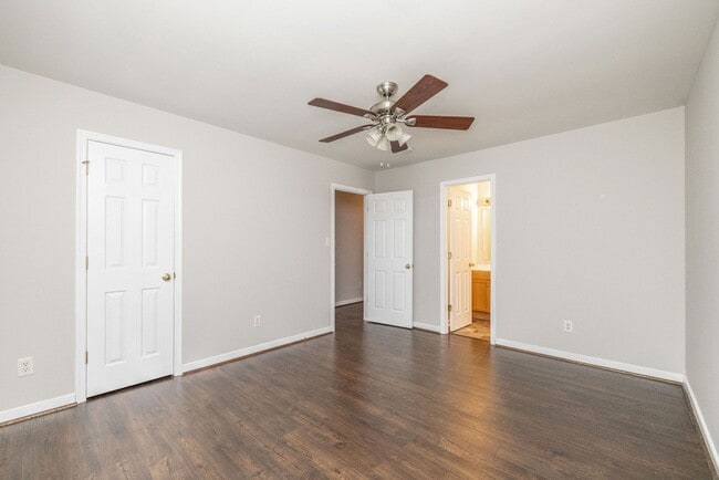Building Photo - Spacious home in Hopewell
