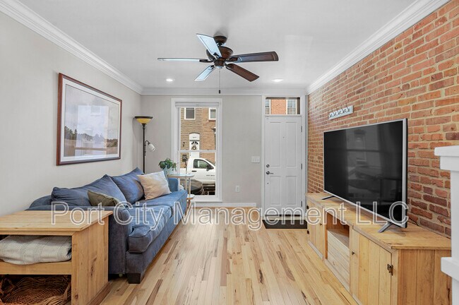Building Photo - 14 N Streeper St