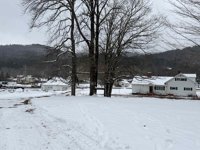 Building Photo - 722 VT-30