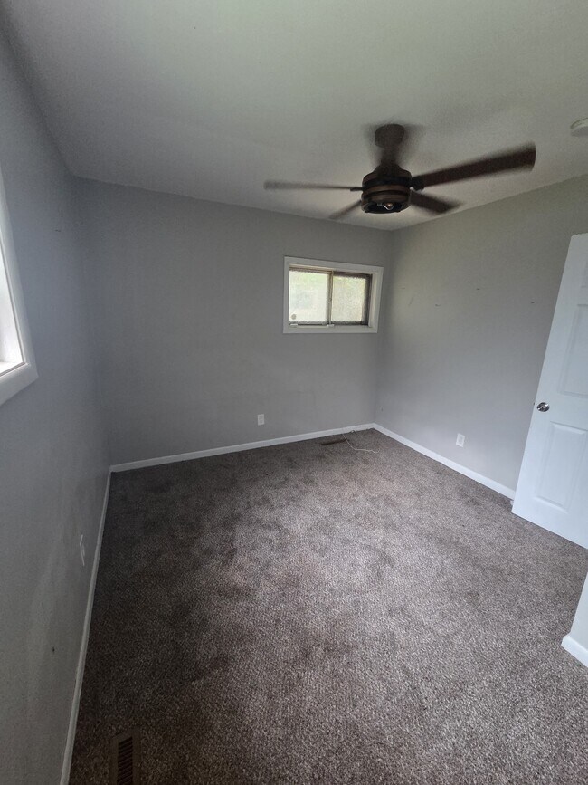 Building Photo - 2433 Century Dr