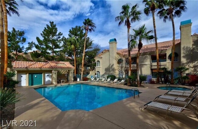 Building Photo - SPECTACULAR 2BED/2BATH CONDO IN HENDERSON!