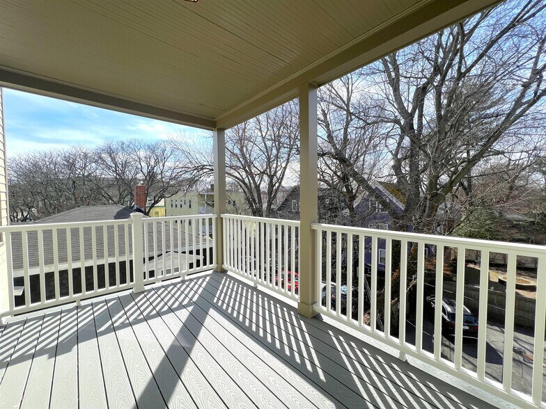 Building Photo - 107 Oxford St