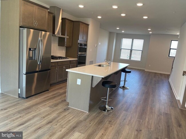 Building Photo - 5014 Henry King Wy