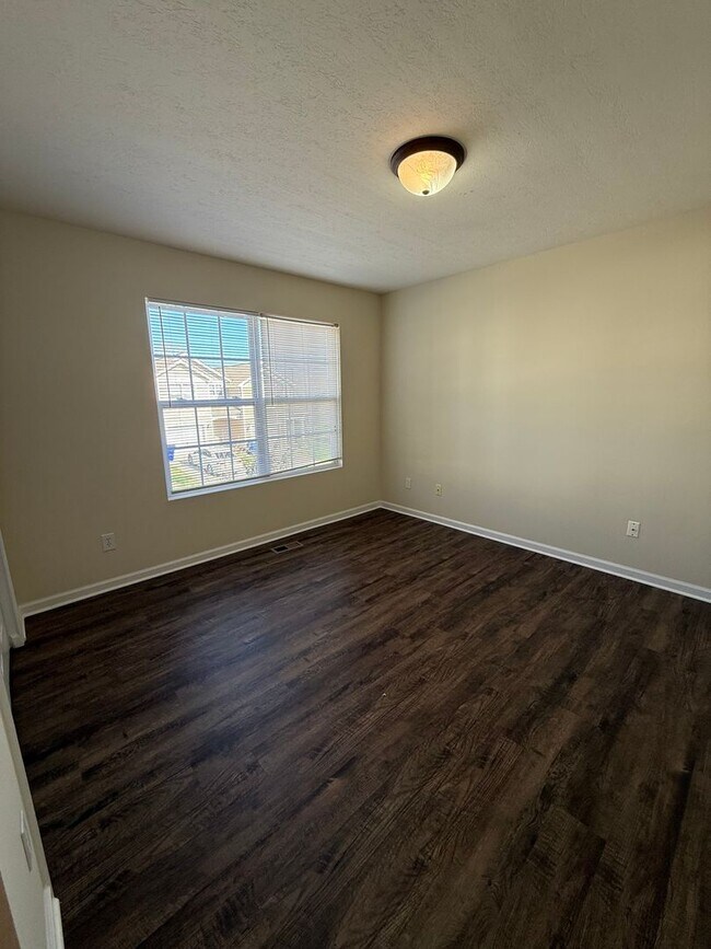 Building Photo - Charming 3 Bedroom 2.5 Bath townhome in Powell