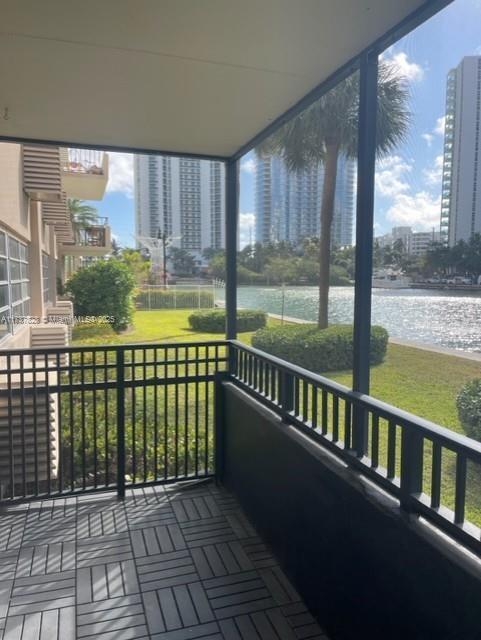 Building Photo - 1 bedroom in Sunny Isles Beach FL 33160