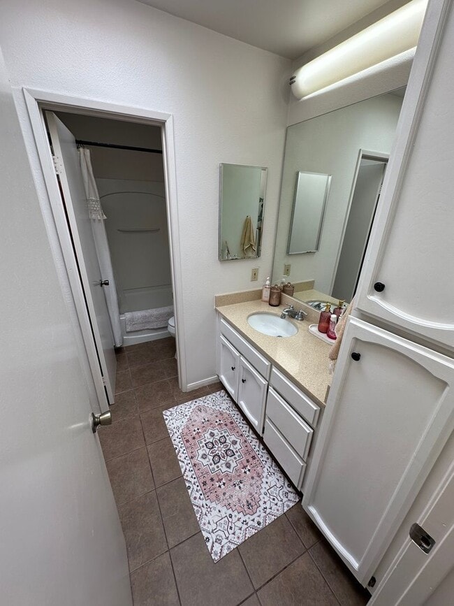 Building Photo - 1221 Essex St