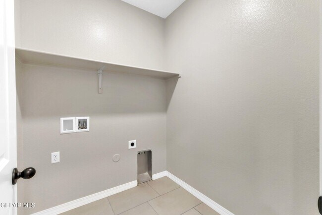 Building Photo - 1644 Folkstone St