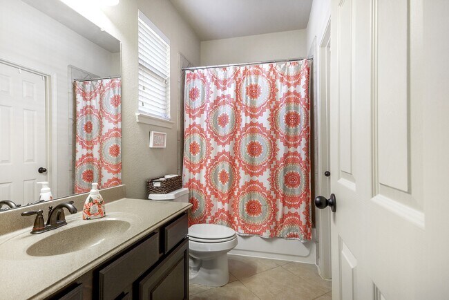 Building Photo - 2519 Kinsgate Forest Dr