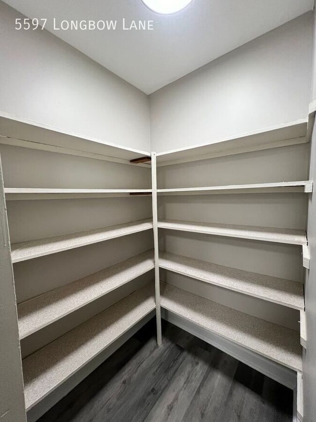 Building Photo - 5597 Longbow Ln