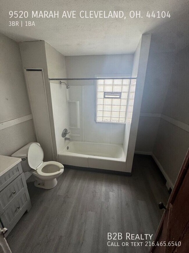 Building Photo - 9520 Marah Ave