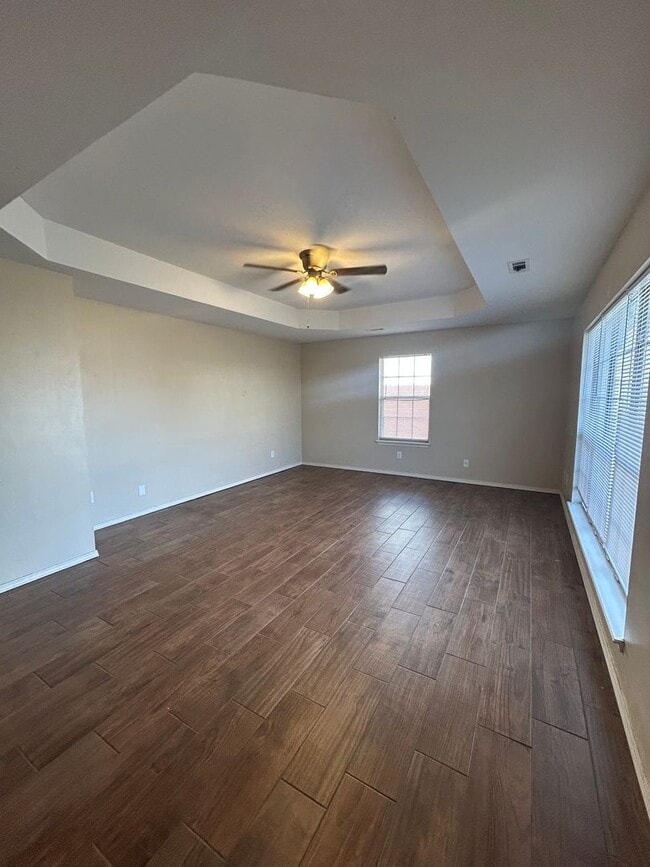 Building Photo - 1403 Camellia Dr