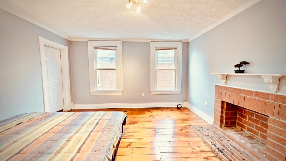Building Photo - 5432 Ellsworth Ave