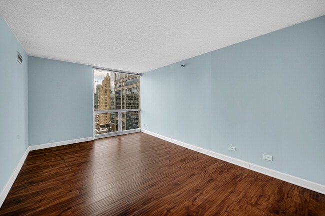 Building Photo - 200 N Dearborn St