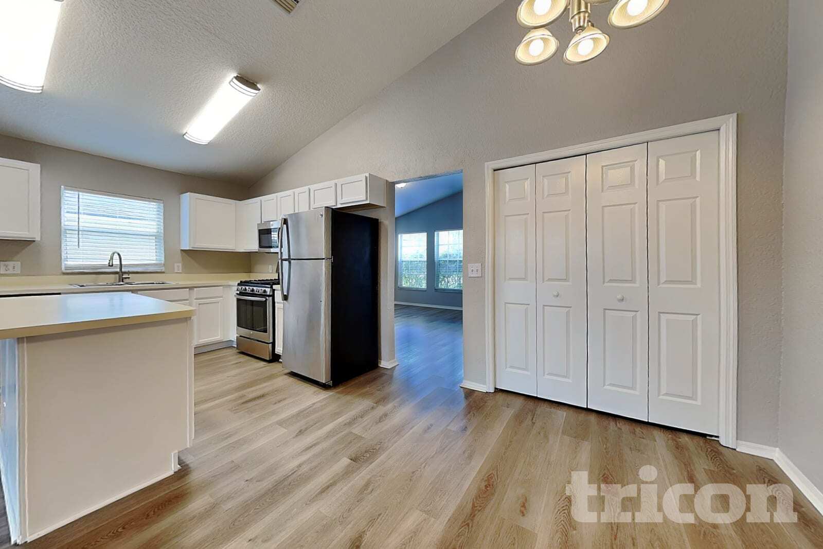 Building Photo - 1124 Vinetree Dr
