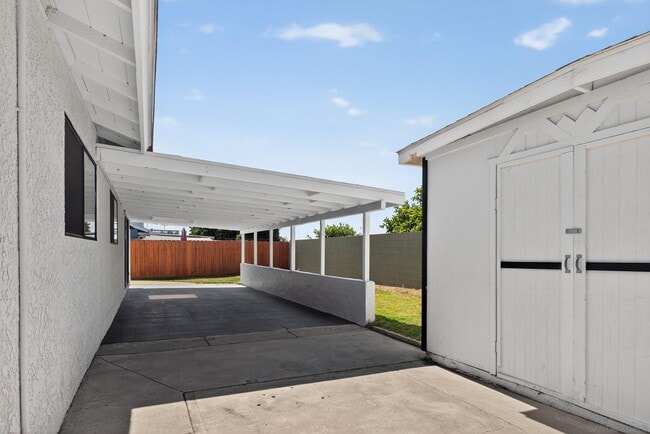 Building Photo - 3907 Genine Dr