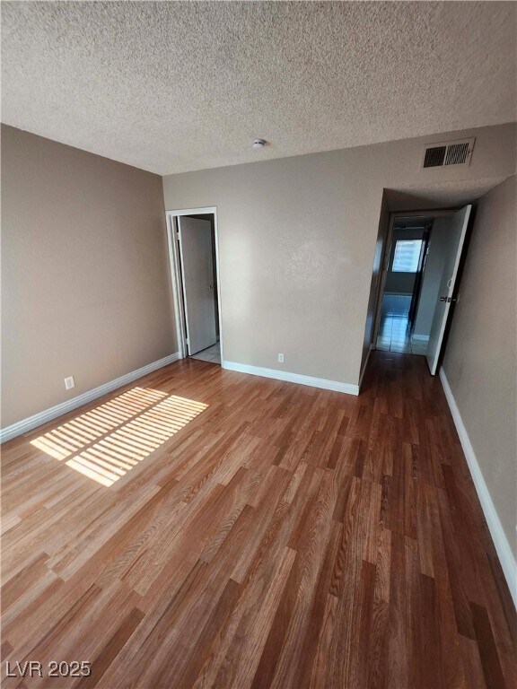 Building Photo - 33 Gold Bar Ct