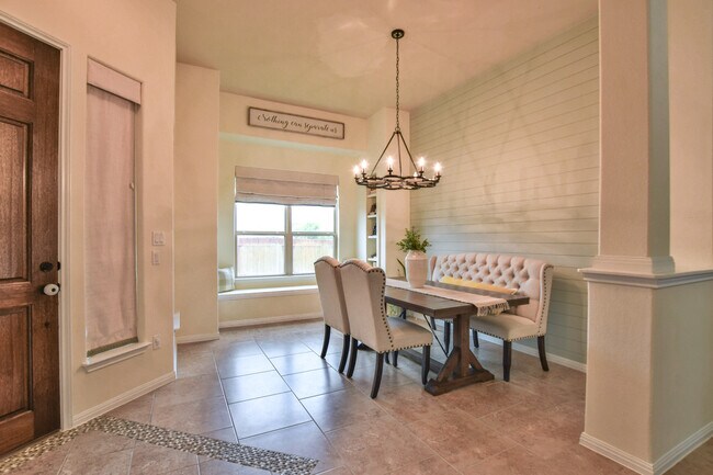 Building Photo - 127 Lightfoot Trail