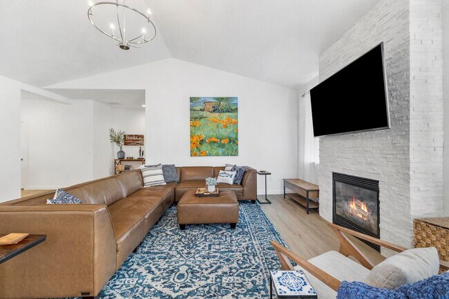 Building Photo - Peaceful North Idaho Retreat -- Quiet Cul-...