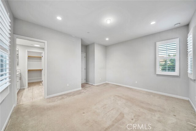 Building Photo - 328 Floral View
