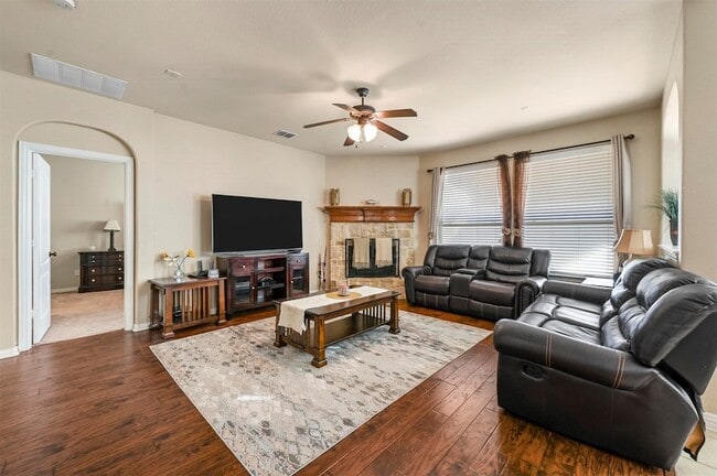 Building Photo - 14815 Frisco Ranch Dr