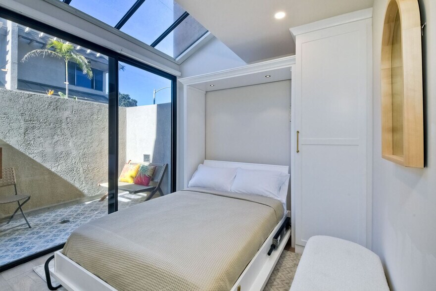 Building Photo - 916 Sealane Dr
