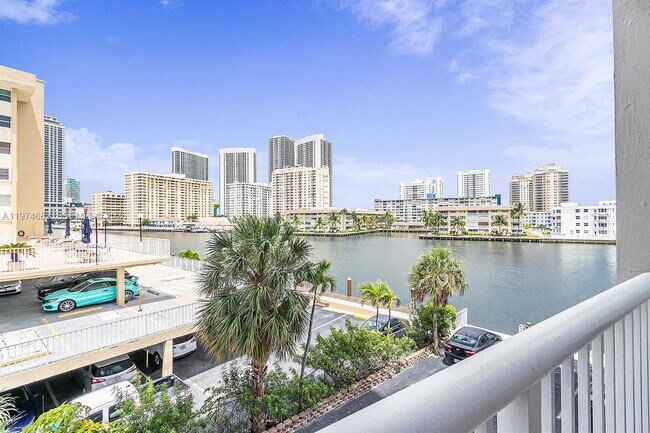 Building Photo - 121 Golden Isles Dr