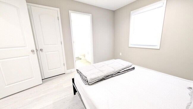 Building Photo - 2253 Papermill Rd