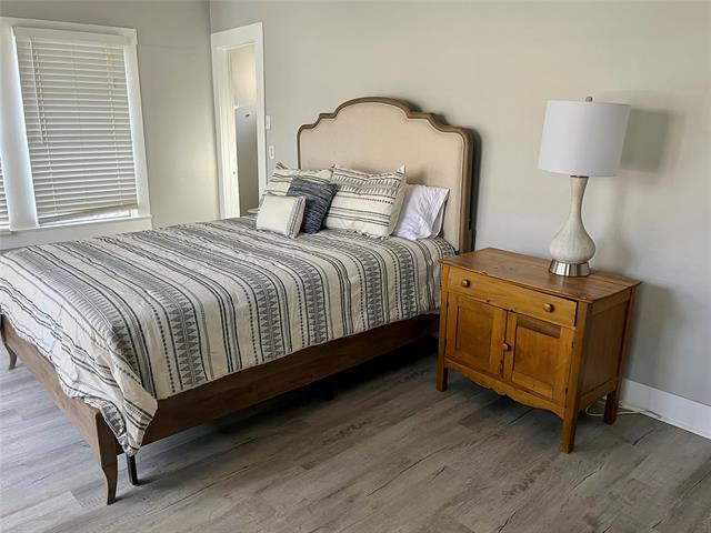 Building Photo - 725 Peach St