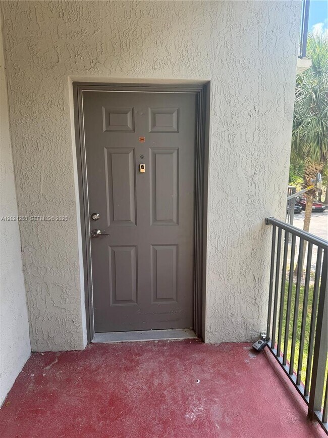 Building Photo - 2851 Riverside Dr