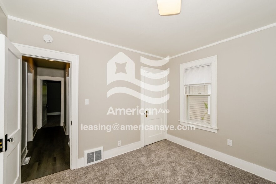 Building Photo - 306 E Virginia Ave