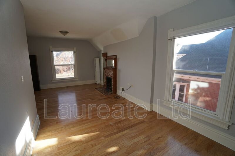 Building Photo - 39 Sherman St