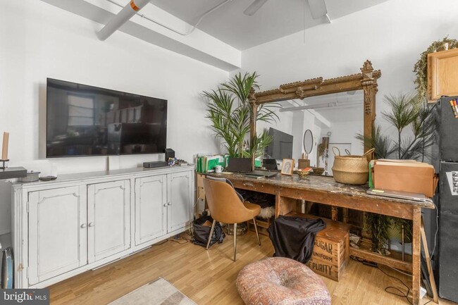 Building Photo - 1324 Locust St