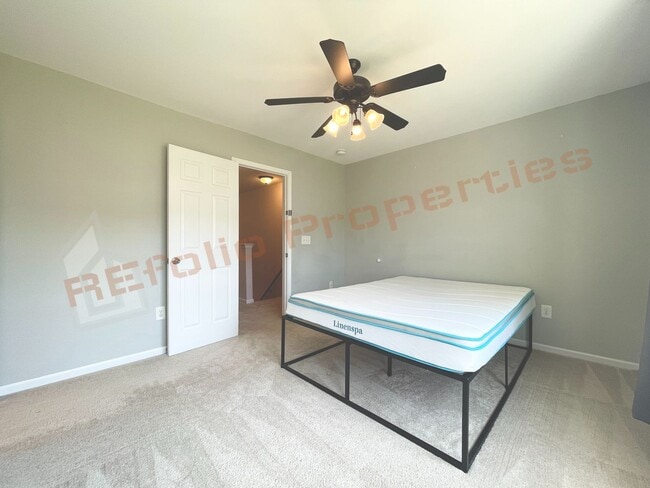 Building Photo - 1304 Cozart St