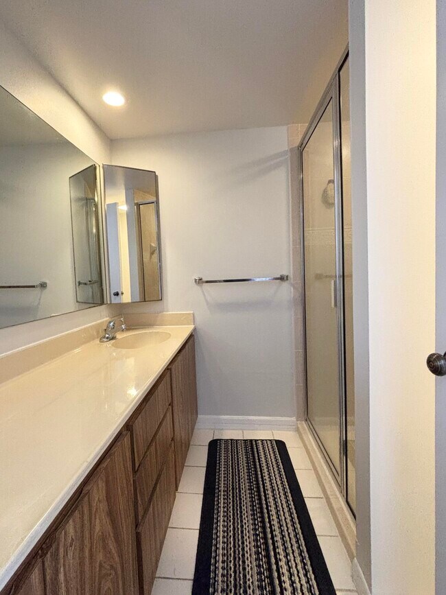 Building Photo - 1402 14th Way