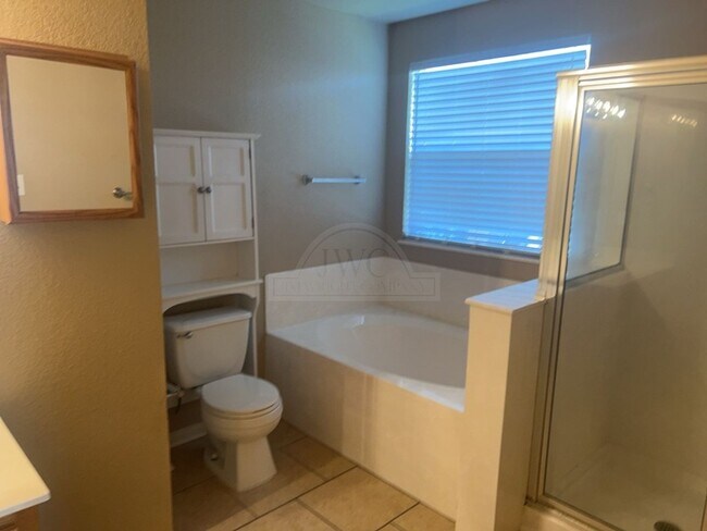 Building Photo - 5604 Bertha Dr