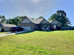 Building Photo - Pine Level - 4 Bed, 2 Bath, Indoor & Outdoor Fireplaces!