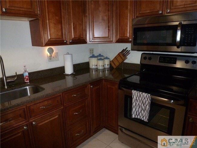 Building Photo - 0-434 Andover Dr