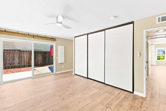 Building Photo - 11770 Treeview Pl