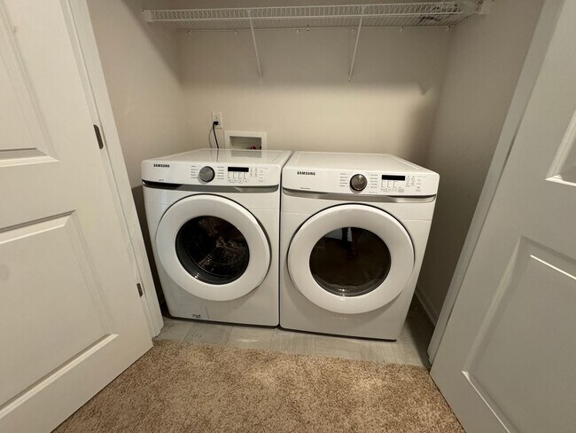 Building Photo - Move-in Ready with **Move-in Special** $25...
