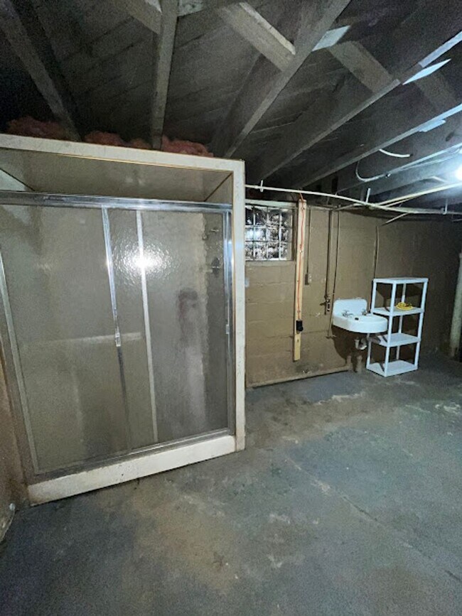 Building Photo - 2 Bedroom 1 Bathroom Home for Rent
