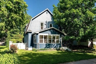 Building Photo - Spacious 6-Bedroom Rental Near Campus & Do...