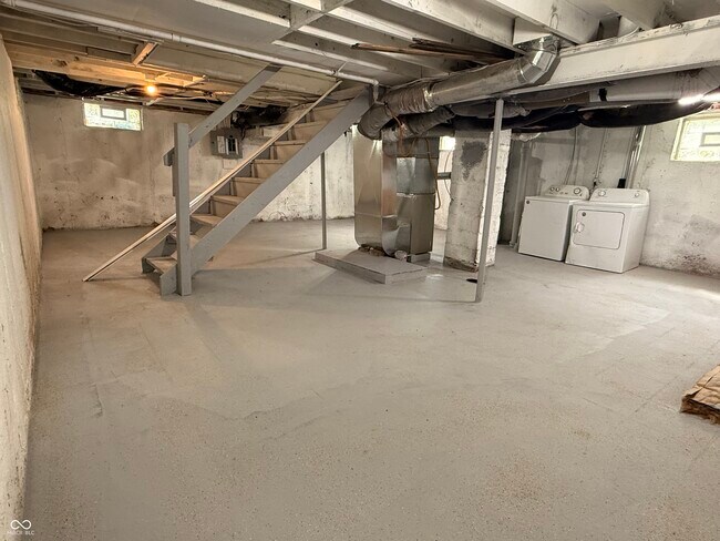 Building Photo - 4417 Primrose Ave